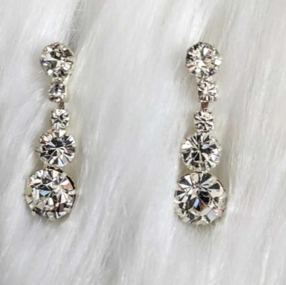 Gorgeous Crystal Drop Earring Wedding Glam